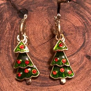 Christmas tree earrings-has multi parts